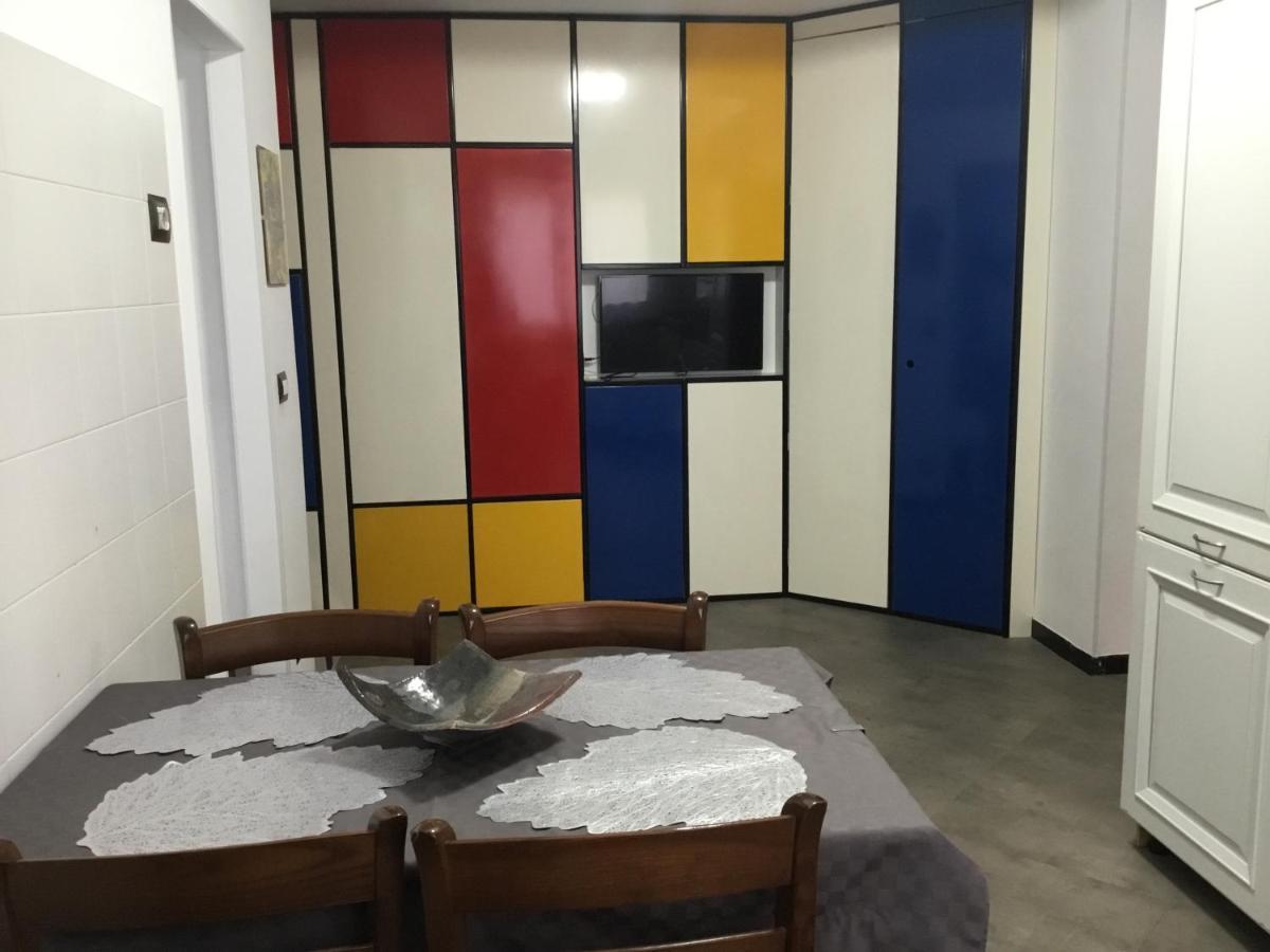 Mondrian'S House Apartment Genoa Bagian luar foto